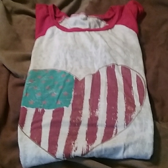 White shirt with flag on front with red sleeves - Picture 3 of 3
